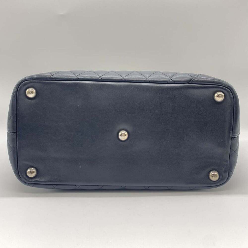 CHANEL Black Shoulder Bag - Picture 3 of 16